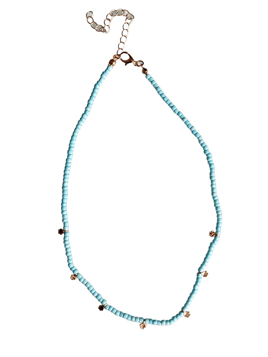 Collier ras du cou perlé blanc ou bleu avec motif étoiles