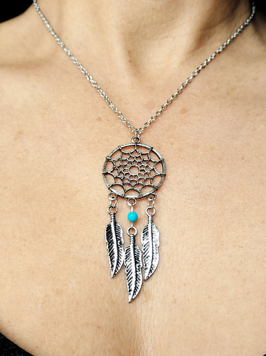 Collier attrape rêves couleur argent et perle turquoise